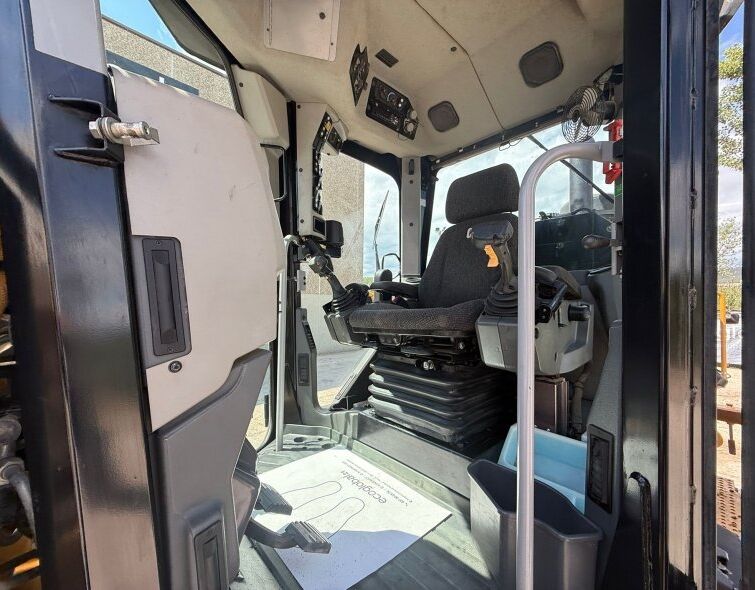 CATERPILLAR 12M3 AWD **MATRICULADA**